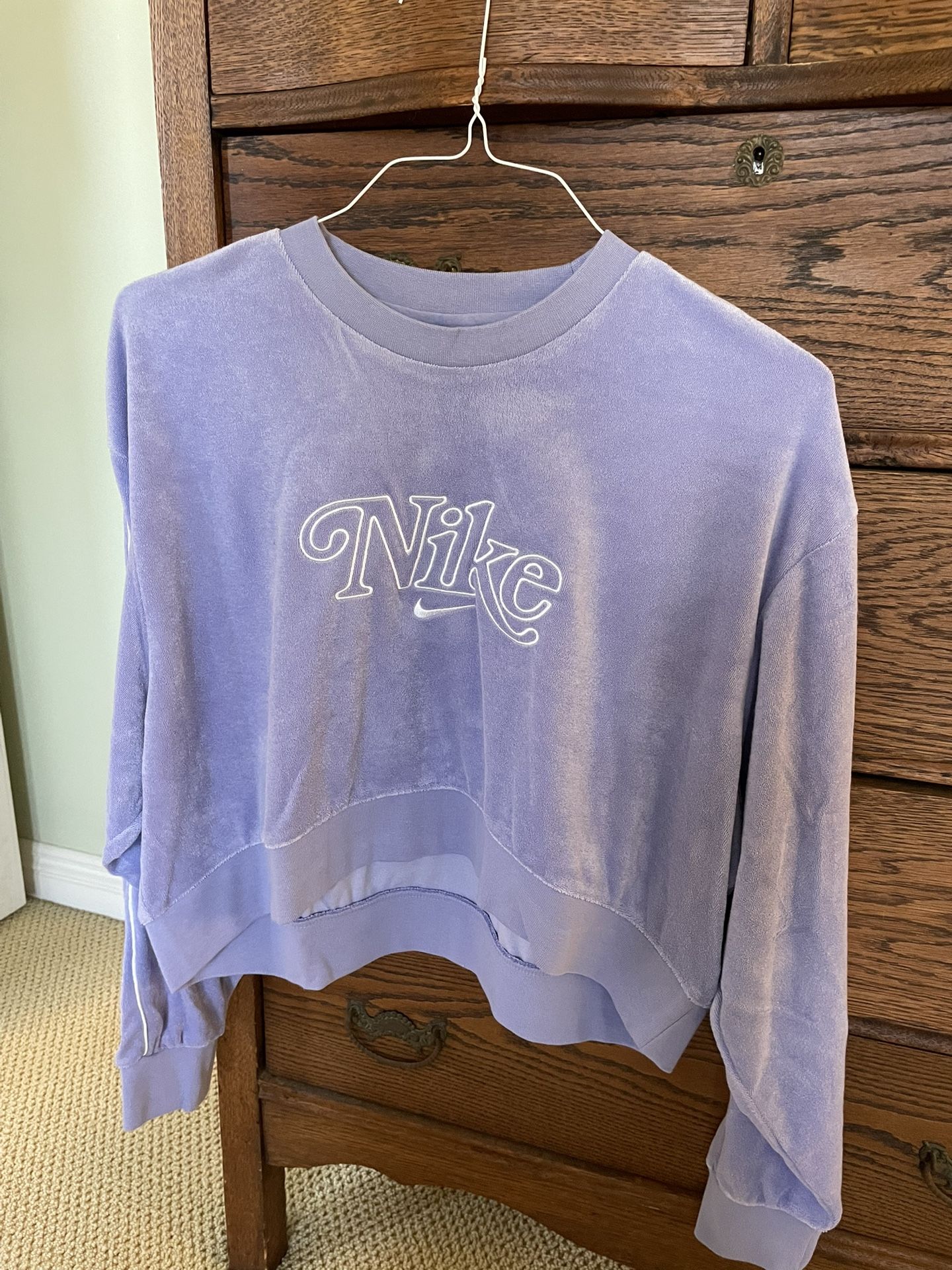 Nike Retro style crop sweatshirt NWT