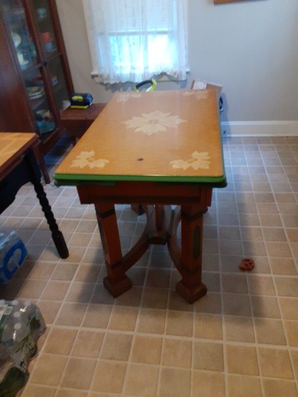Vintage Ingram Richardson Porcelain Enamel art deco table. Base is 32x42 Expandable top from 42" To 63" Height 31 1/2"