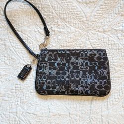 Coach Wristlet Black & Silver 
