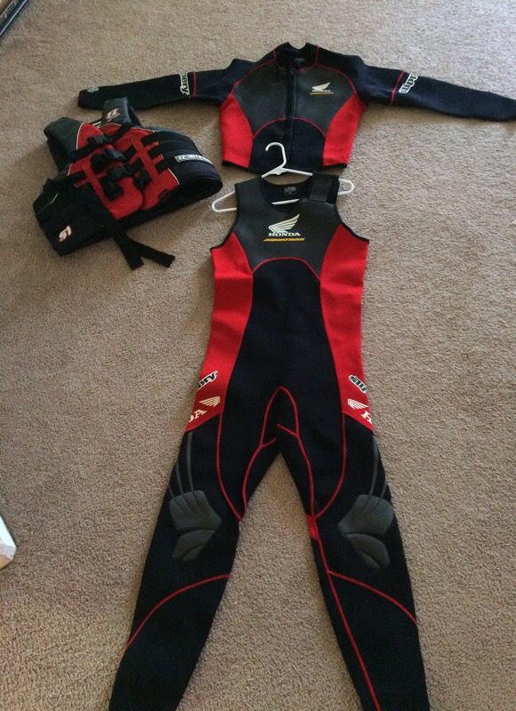 Honda wetsuit. Suit, jacket and life vest