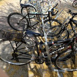 Black bike With Basket And Lock 
