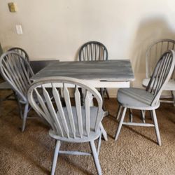 Dining Room Table  6 Chairs 