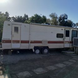28 Ft Travel Trailer 