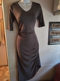 $7 size M grey dress