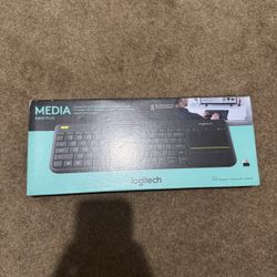 Logitech K400 Plus keyboard 