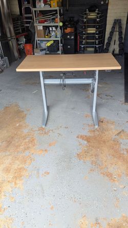 Stand up desk 2' x 4'