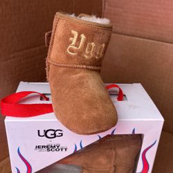 Uggs Jeremy Scott Chest/chocolate Size 4/5
