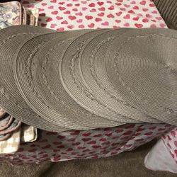 6 Round Placemat
