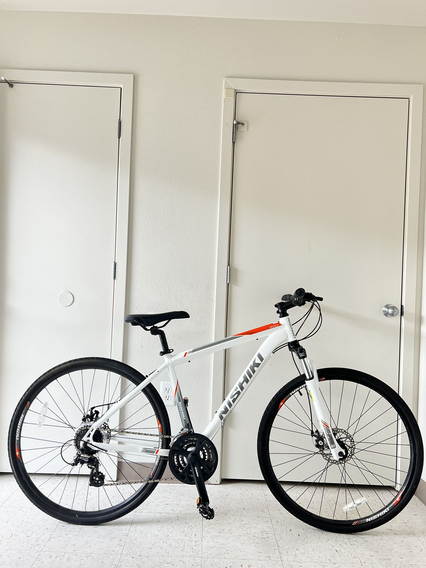 Nishiki Anasazi Hybrid Bike 
