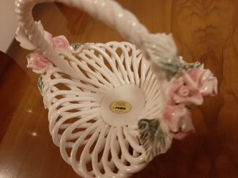 Capodimonte style Italian  porcelain rose  basket with flowers
