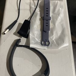 Alta Fitbit With Charger And Extra Band 