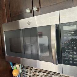 GE Over Range Microwave 