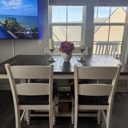 Vintage island style dining set