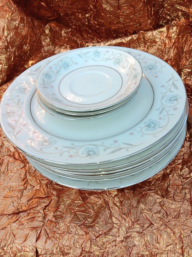 9 Piece Set "ENGLISH GARDEN" FINE CHINA JAPAN 1221 DINNER PLATE 10 1/4", Ex Con. Normal Use