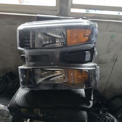 2019 2021 chevy Silverado1500 driver side headlight 
