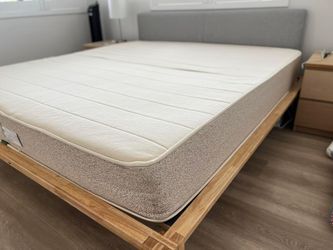 Birch Luxe Natural Mattress, King, Like New, Perfect Condition
