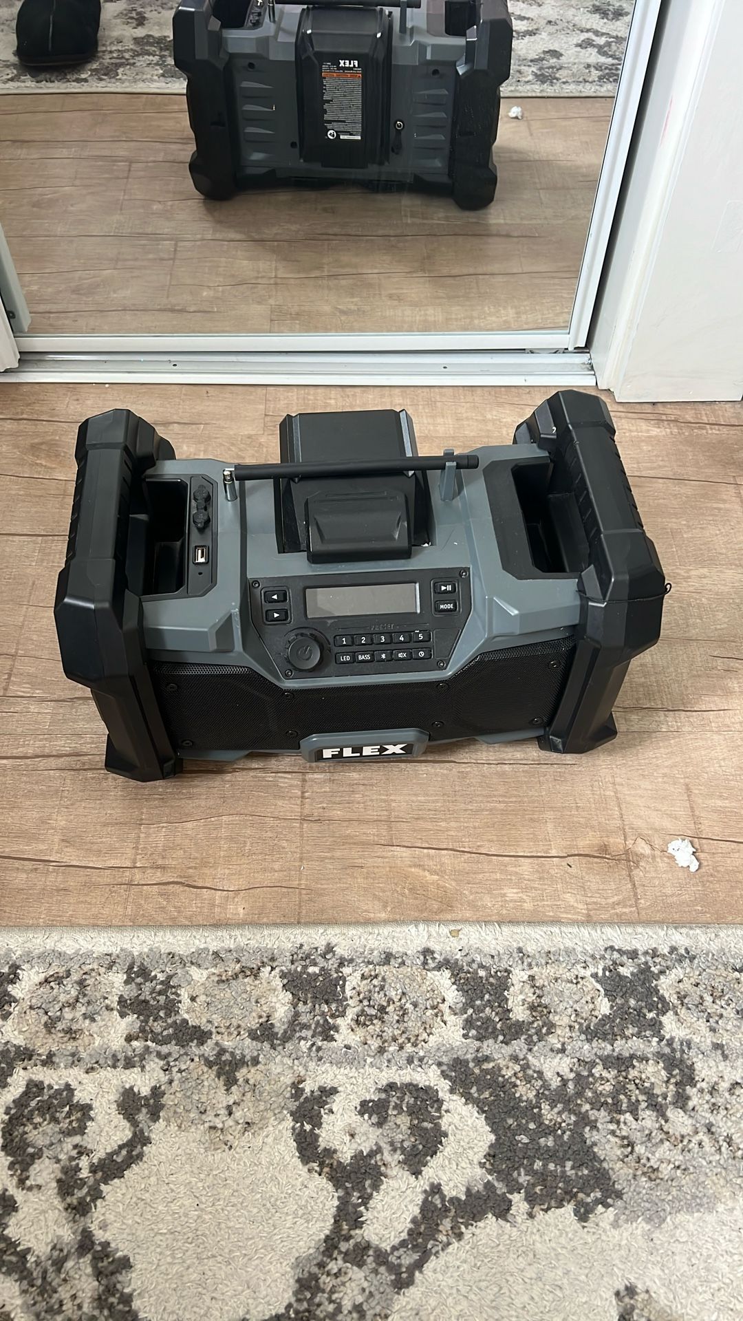 Flex 5351 Bluetooth Speaker + Radio Rugged