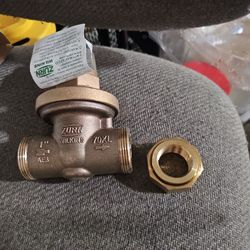 Zurn 1 In  Water Pressure Regulator