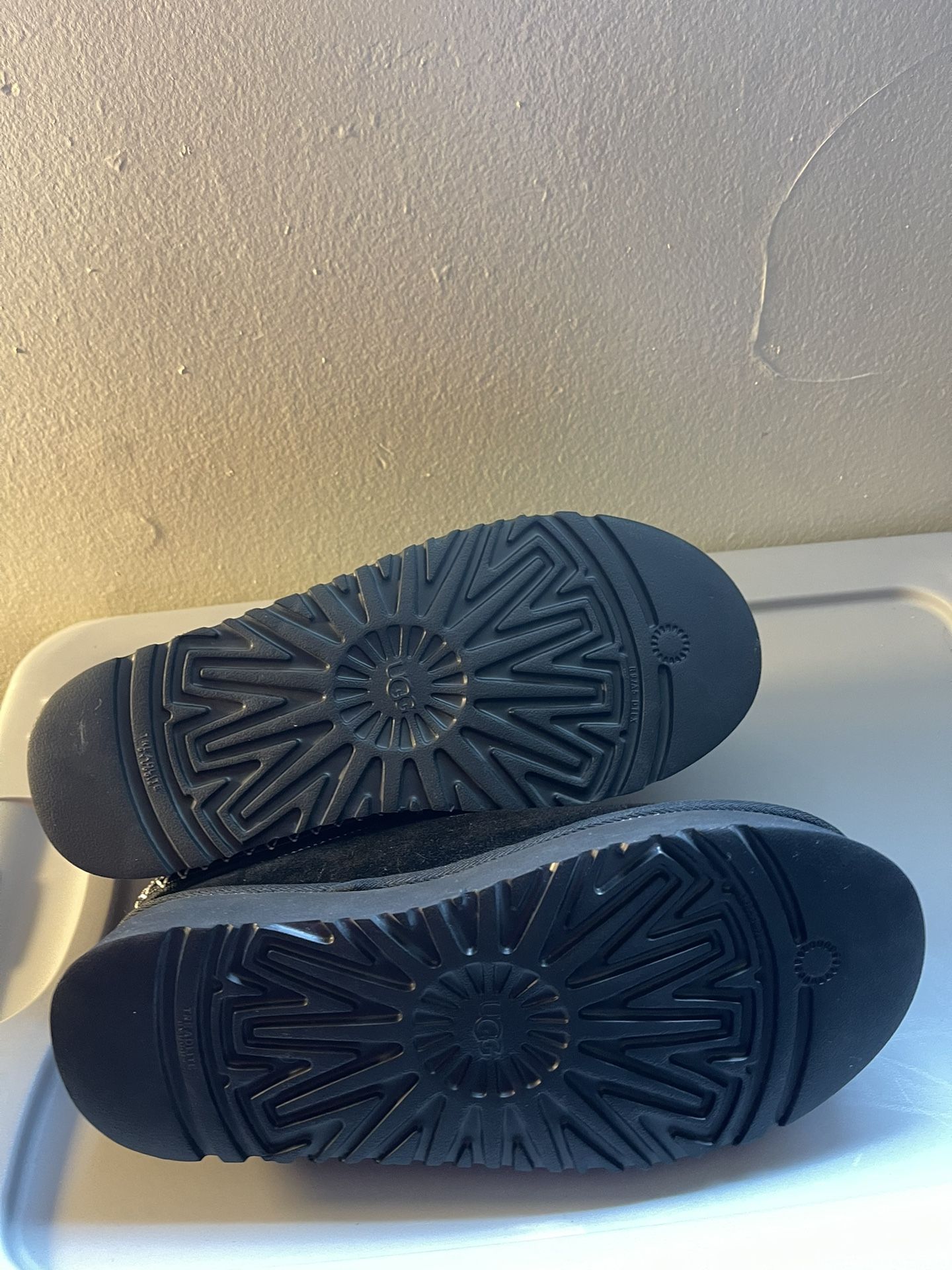 Ugg Tasman Slippers Size 8