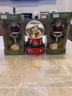 Santa Christmas Musical  Snow Globe w/ Moving Train + 2 Santa Night Lights 