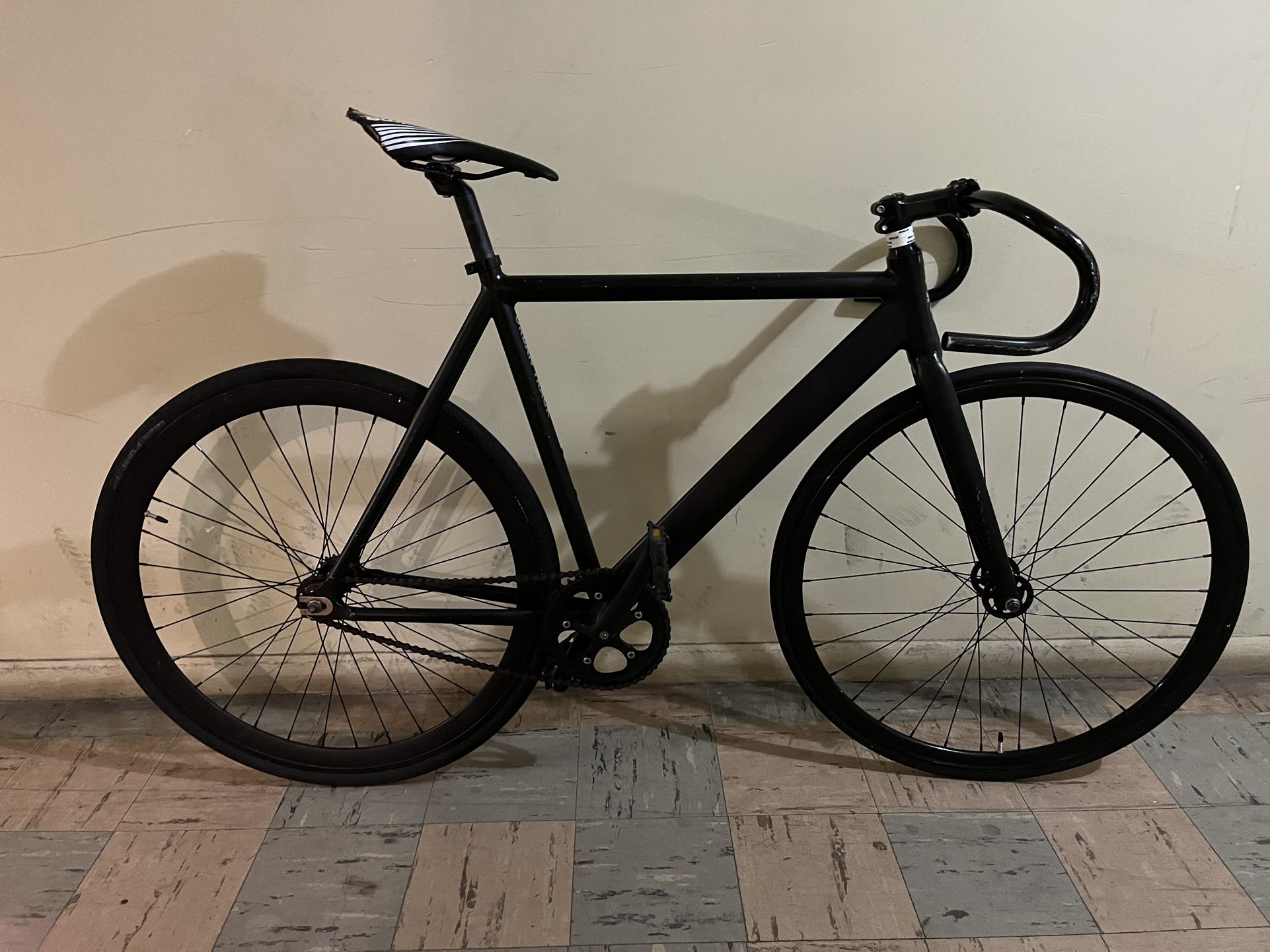6ku urban track size 55cm (taking trades and offers)