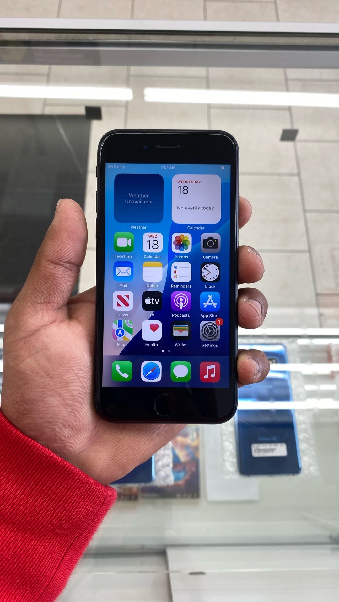 Apple iPhone SE 64 GB Factory Unlocked
