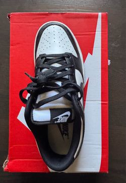 Nike Dunk Low (Pandas).