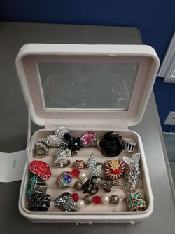 20 costume jewelry rings bracelet and case