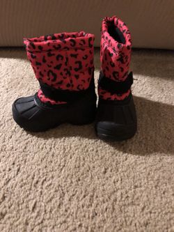 Lovely pink and black Boots toddler size 5
