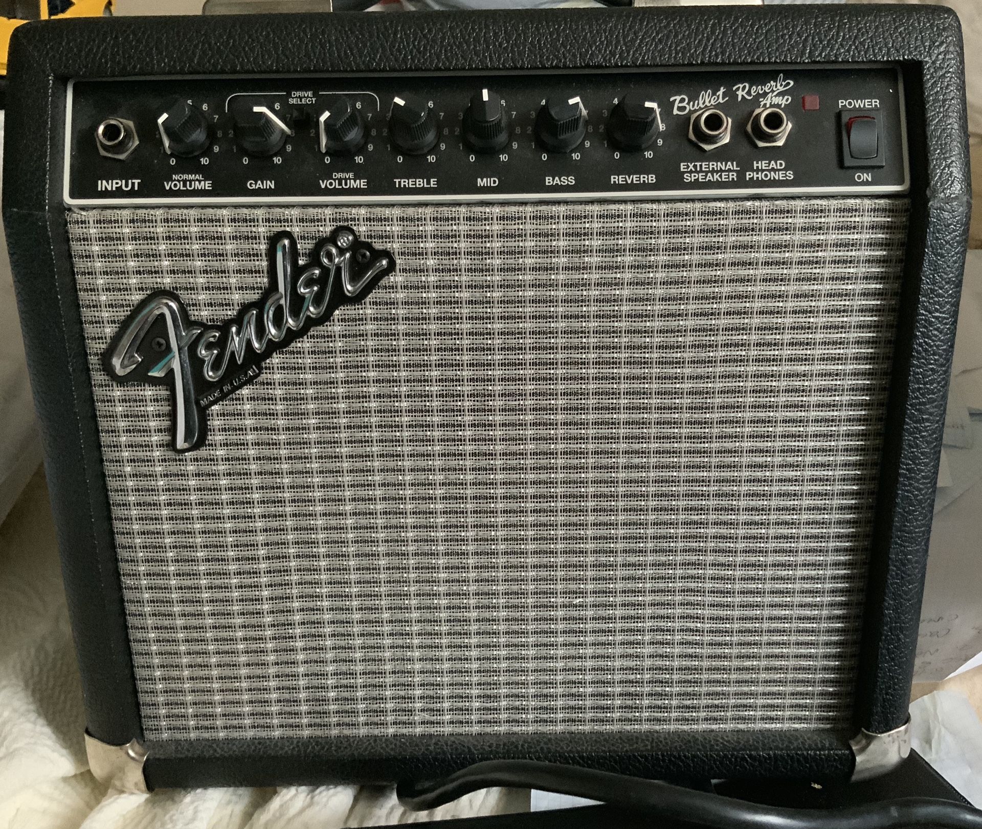 Fender Bullet reverb 2-Channel 15-Watt 1x8" Guitar Amp 1994 - 1998 made in the usa, real spring reverb Amplifier