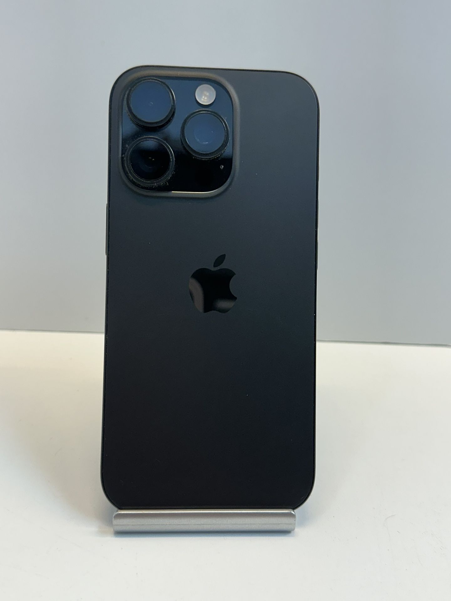 Apple iPhone 16 PRO 128gb. ( Fully Unlocked )