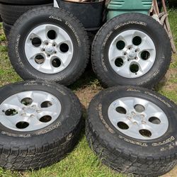 Set Of 4 Jeep Wheels And Tires 