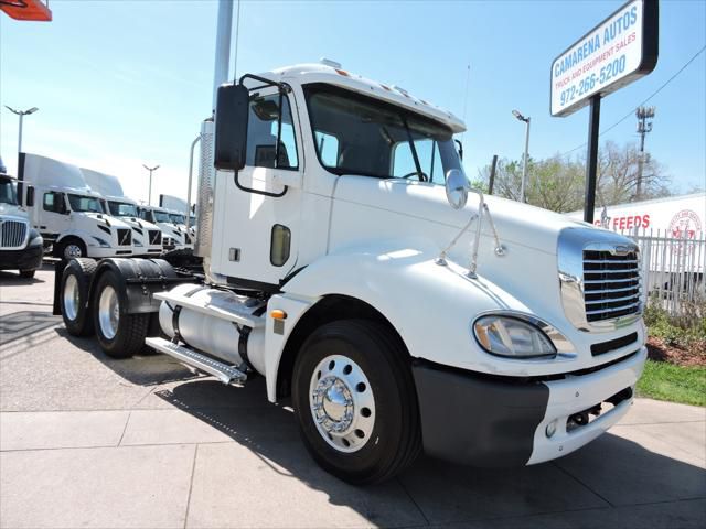 2006 Freightliner Columbia Day Cab