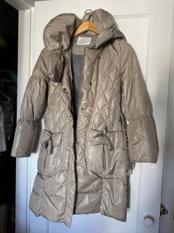 Axara Kddka women’s coat, size M. Worn once only. Removable hat
