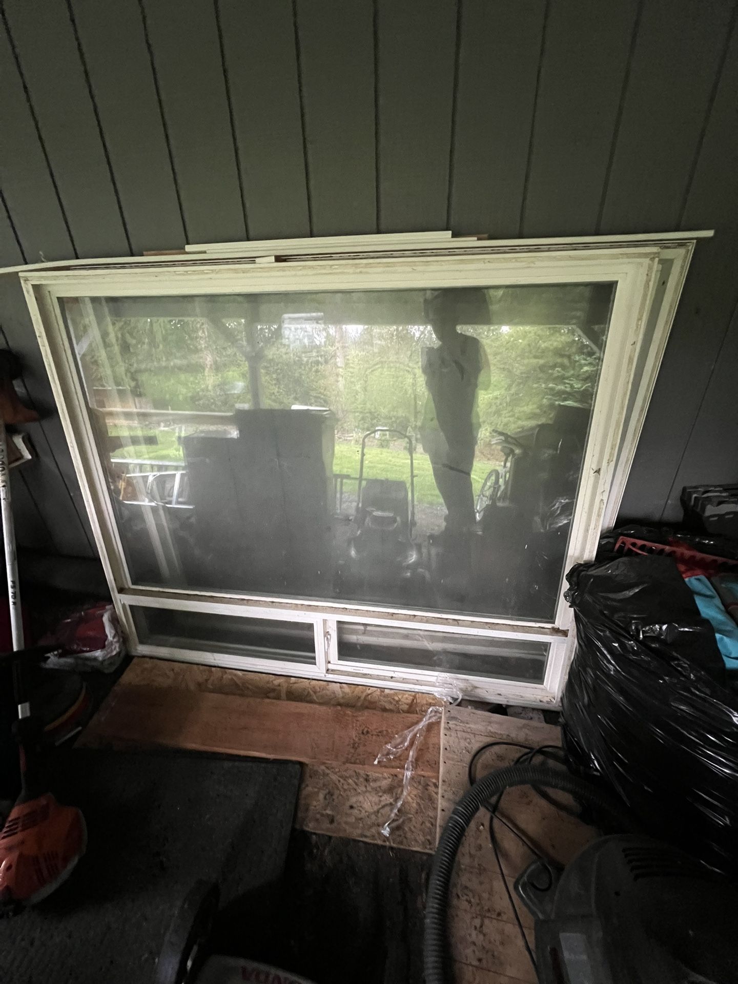 70 X 58.5 Windows 