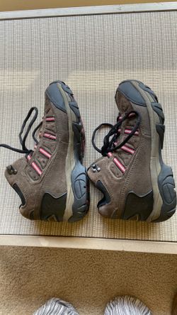 Men Brown Ozark Trail Hiking Boots Slip Resistant Size 7.5