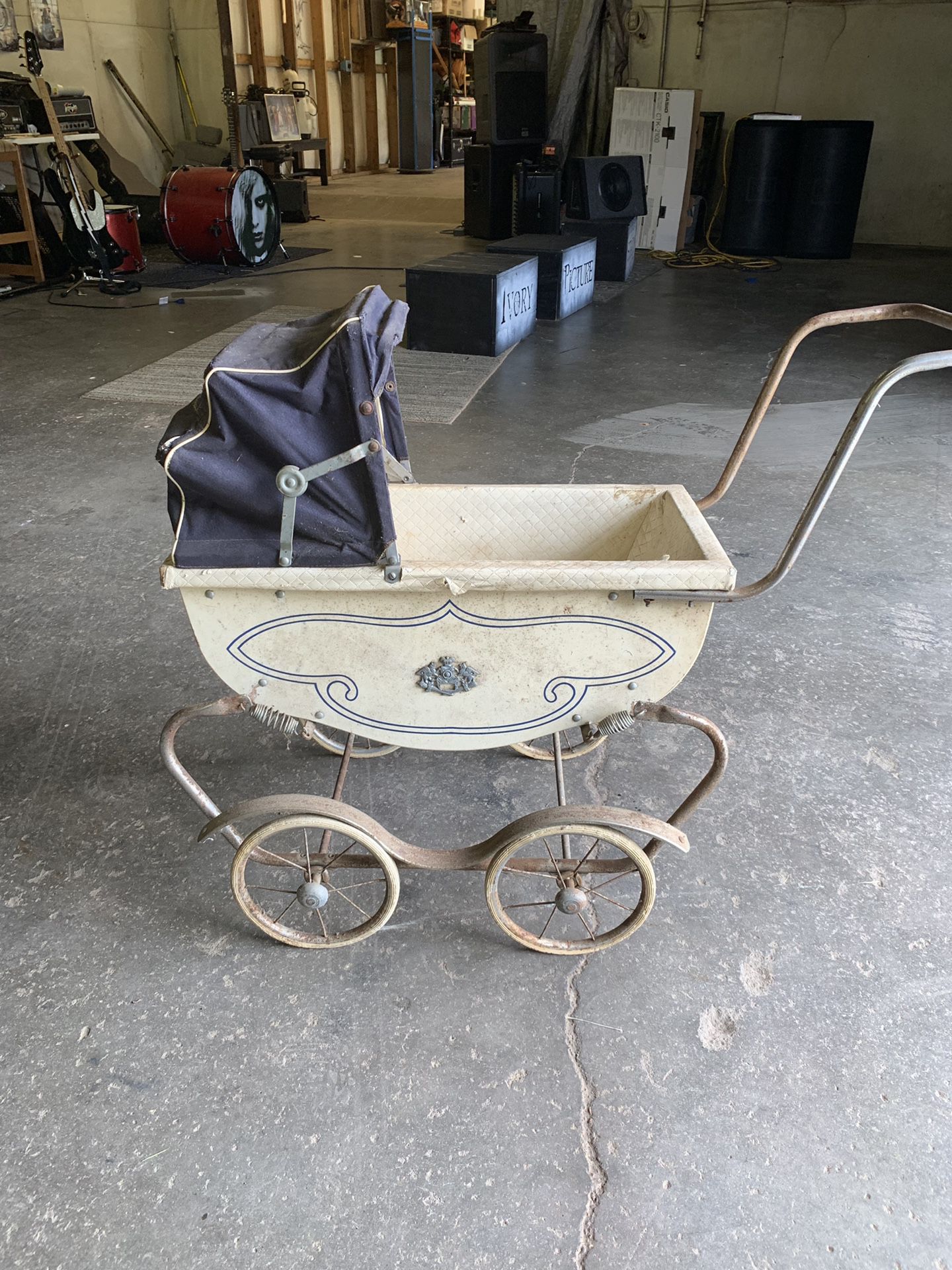 Antique baby doll carriage