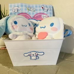 Cinnamon Roll Gift Basket