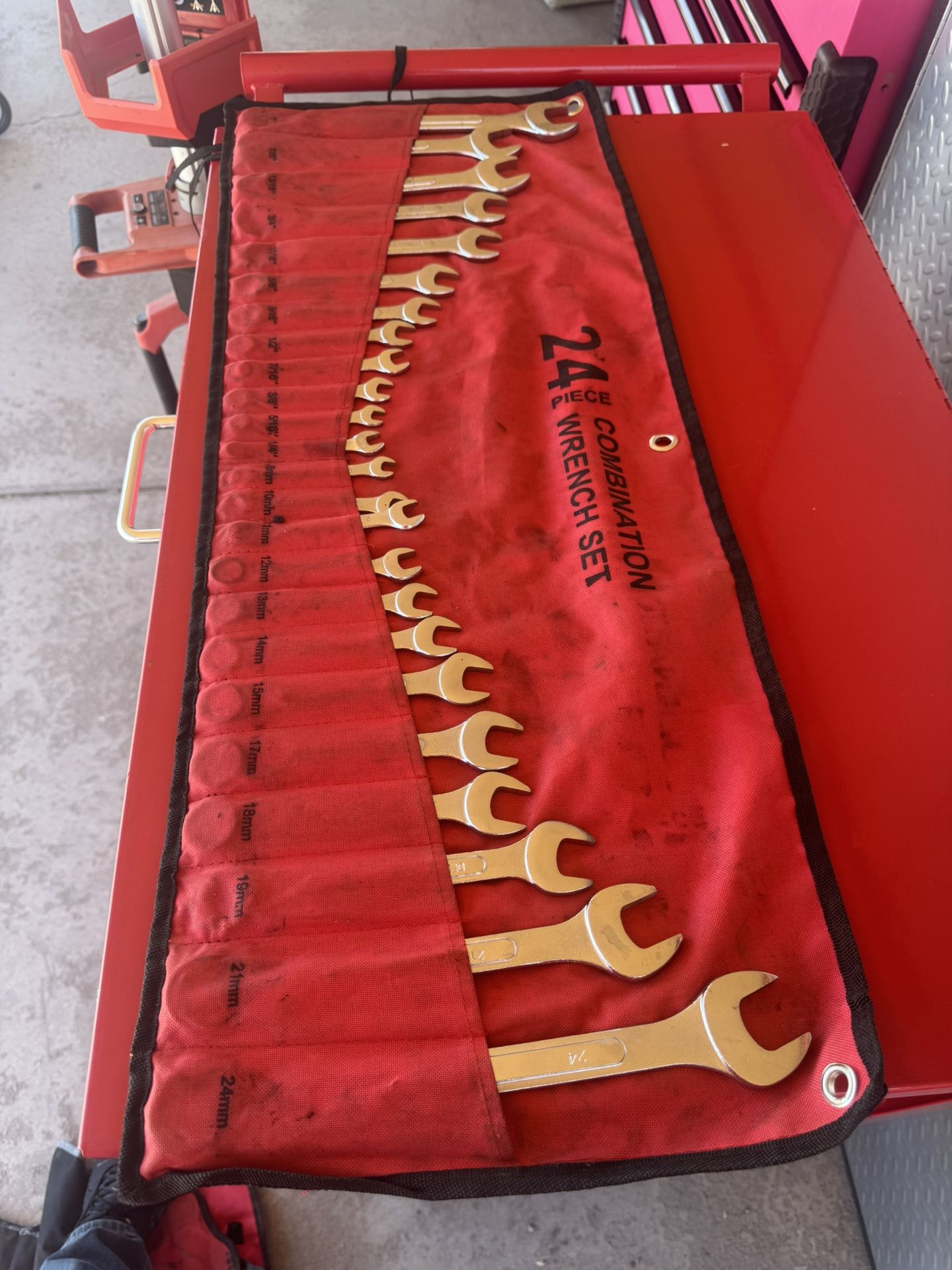 24 Piece Wrench Set