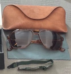 Brand New in Box - Vallon Howlin’ Aviator Unisex Sunglasses (Tortoise)