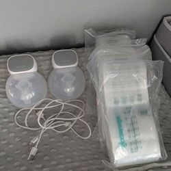 Momcozy breast pump and freezer bags