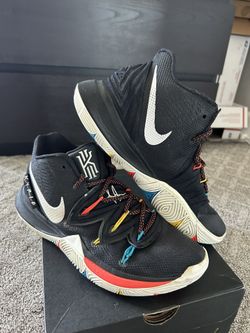 Kyrie 5 ‘Friends’