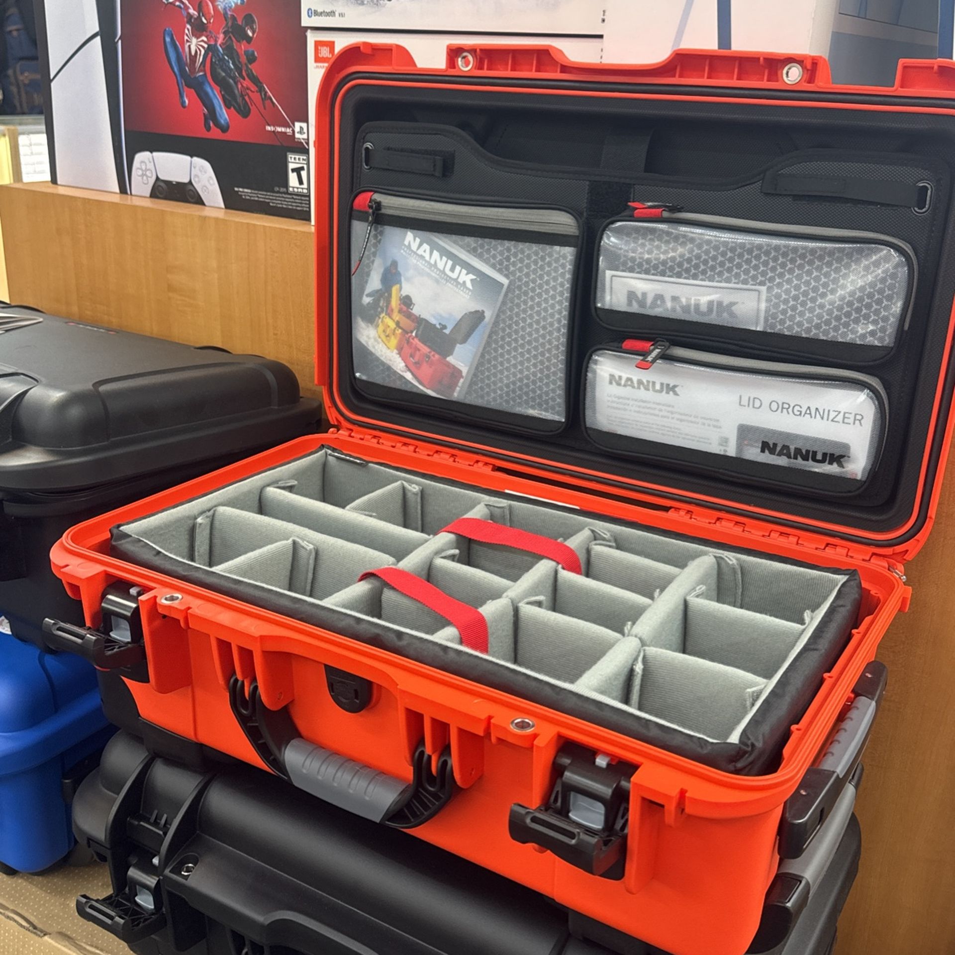 Nanuk 935 Wheeled Waterproof Hard Case Pro Photo/Video Kit with Padded Dividers & Lid Organizer