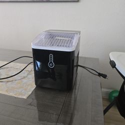 Ice Machine - Almost New Used 3 Times