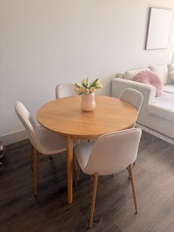 Round Table Dining Set