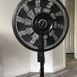 Lasko Fan With Remote like new