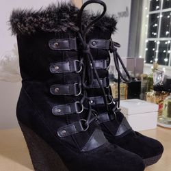 Wild Diva Faux Fur Wedge Boots Size 7.5