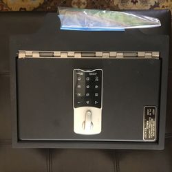 2019 Ram Center Consul Lock Box ** Reduced 3/16