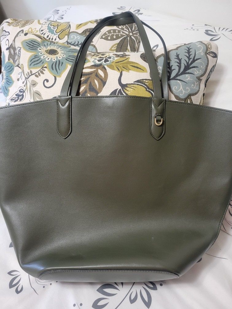 Woman's Large Tote Handbag
