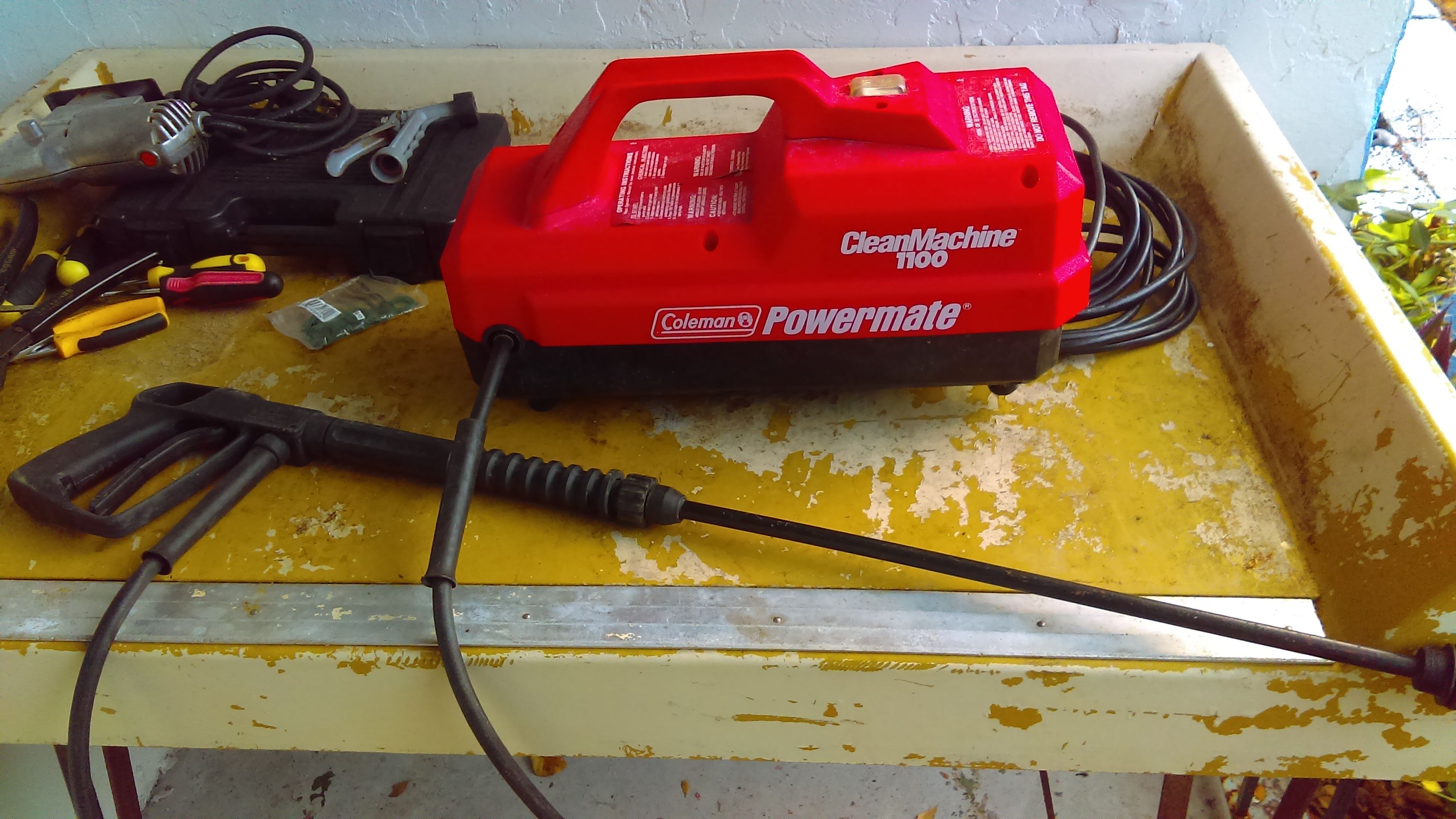 Coleman Powermate Clean Machine 1100 Preasure Washer